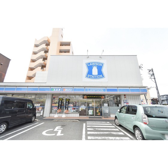 コンビニ　ローソン北区萩野通二丁目店（コンビニ）まで240m