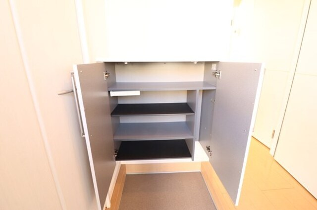 玄関　シューズボックス