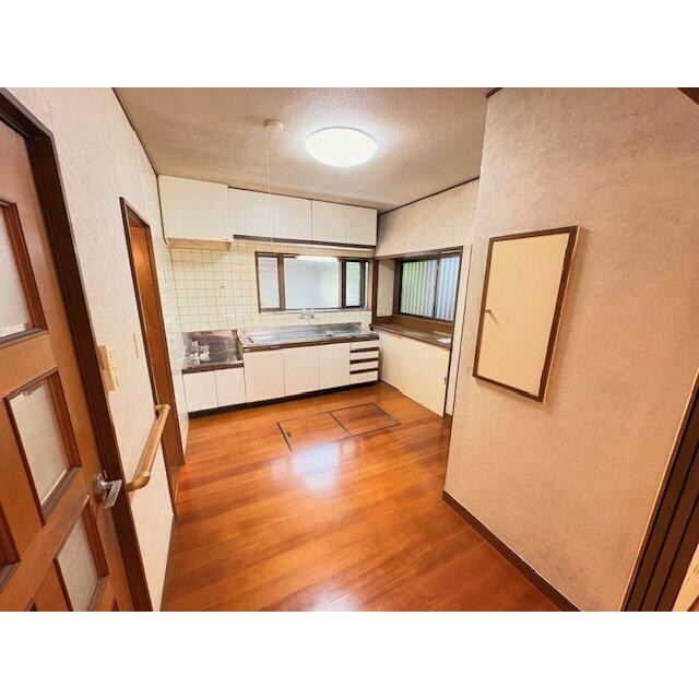 その他　床下収納付きダイニングキッチン