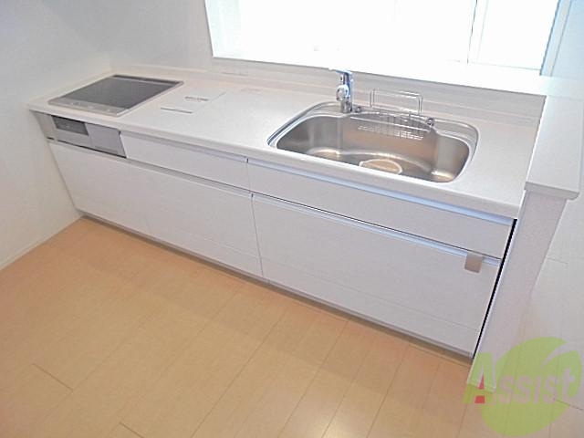 キッチン　お料理作りがはかどりそうなキッチンですよ。カウンターキッチン