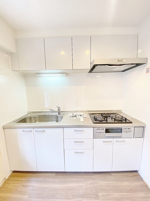 キッチン　３口ガスシステムキッチン