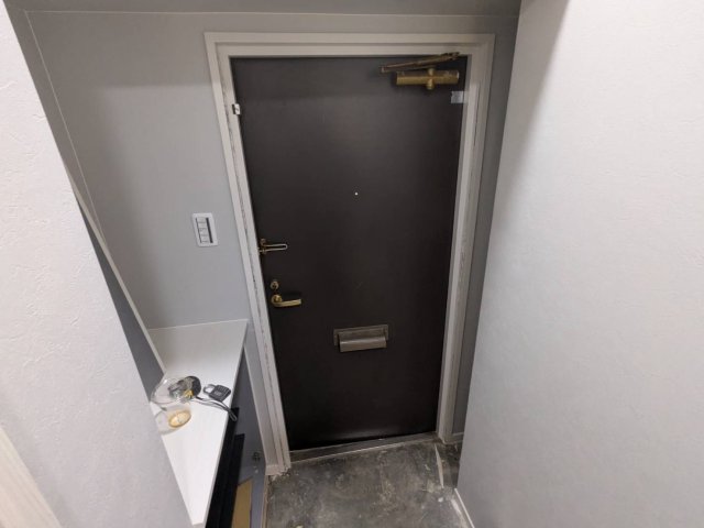 玄関　改装中