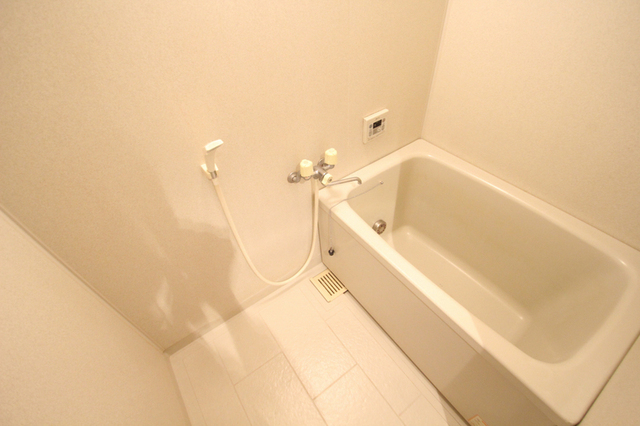 バス・シャワールーム　※別部屋の参考写真の為、原状優先です。