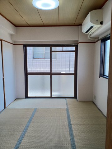 居室・リビング　和室がひろがる居住スペース