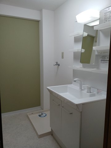 洗面設備　スペースが確保できる洗面所です