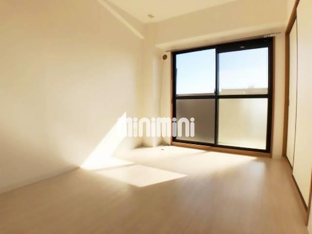 居室・リビング　明るいリビング