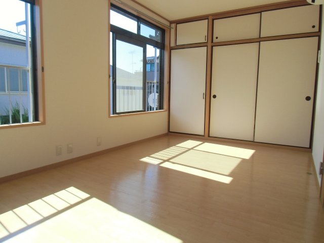 居室・リビング　洋間7.5帖！！