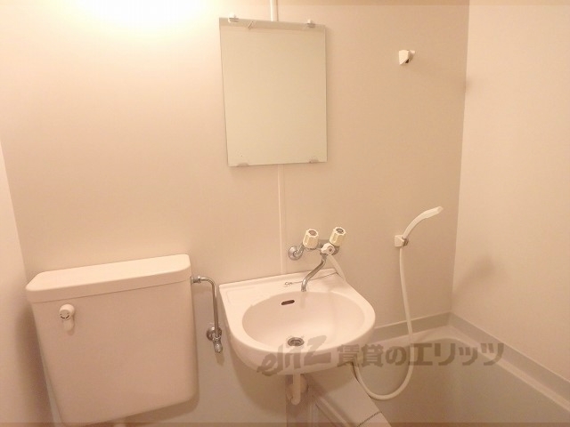 洗面設備　収納スペース。