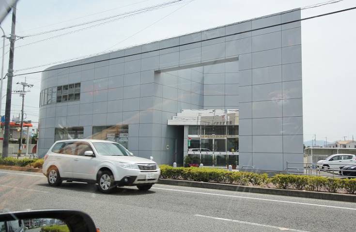 銀行　阿波銀行中央市場支店（銀行）まで484m