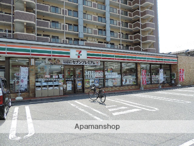 コンビニ　セブンイレブン小倉日明４丁目店（コンビニ）まで530m