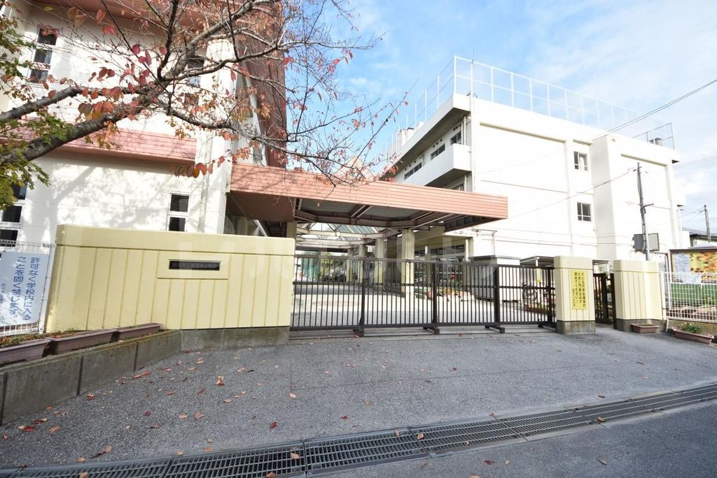 小学校　稲荷木小学校（小学校）まで190m