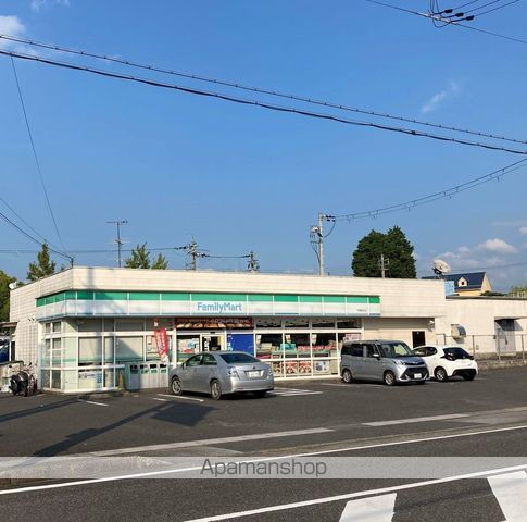 コンビニ　ファミリーマート（コンビニ）まで580m