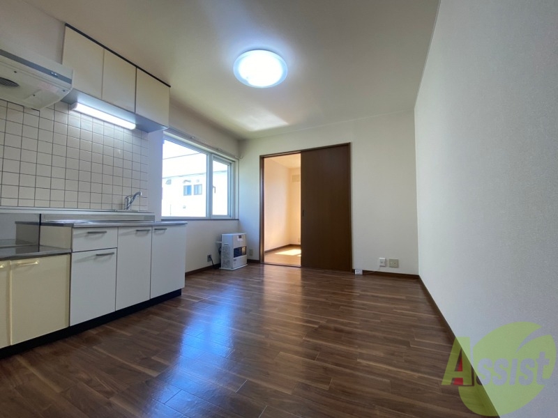 居室・リビング　広くてキレイなお部屋が広がっていて、充実した生活が送れそう。