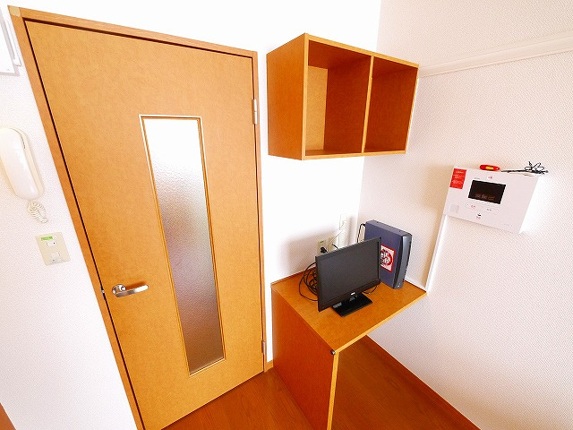 その他　テレビ台あります