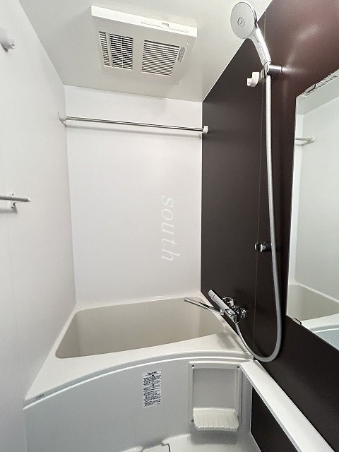 バス・シャワールーム　浴室乾燥機付きのお風呂
