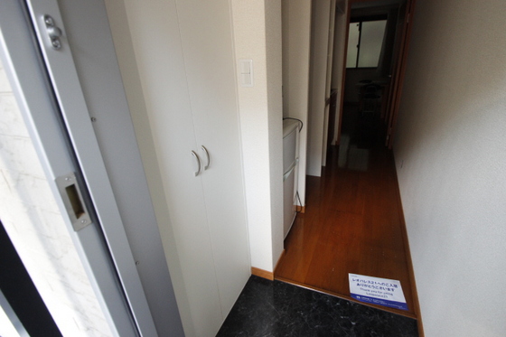 玄関　※別号室のお写真です