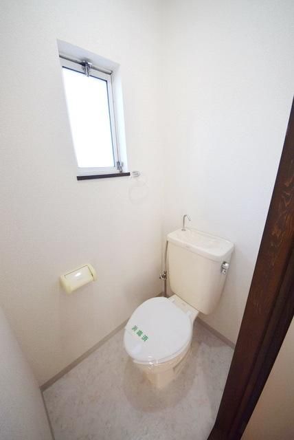 トイレ　トイレに窓あります♪