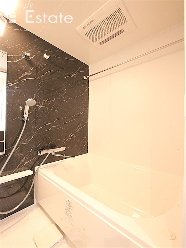 バス・シャワールーム　バスルーム