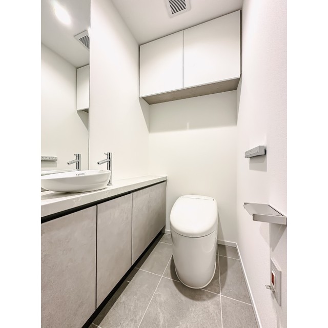 トイレ　※写真は同タイプ住戸です。