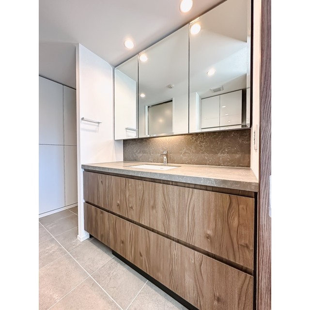 洗面設備　※写真は同タイプ住戸です。