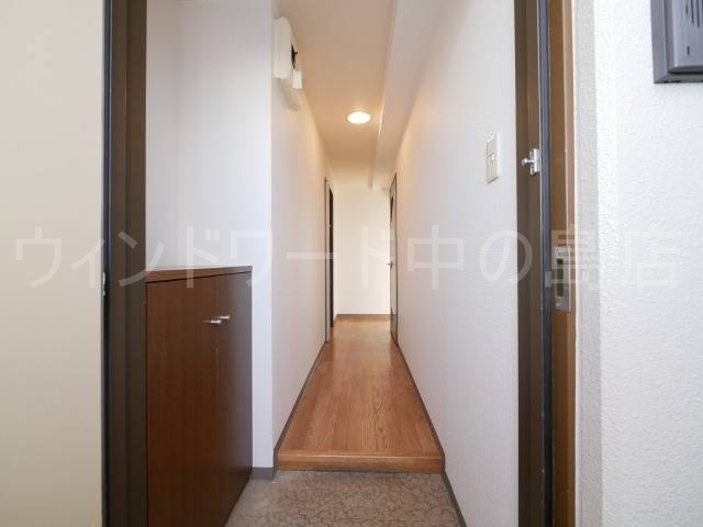 玄関　詳細は、ウィンドワード中の島までご相談下さい。