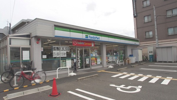 コンビニ　ファミリーマート長岡京野添店（コンビニ）まで275m
