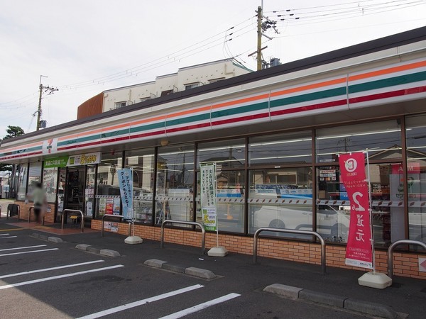 コンビニ　セブンイレブン向日一文橋店（コンビニ）まで378m