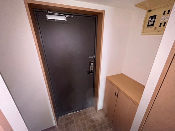 玄関　※現状優先となります。