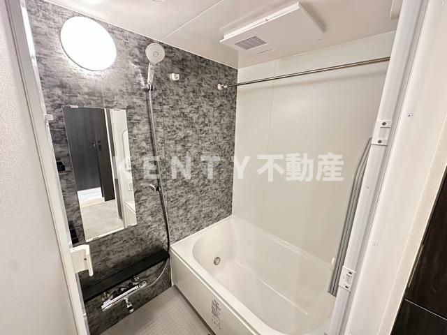 バス・シャワールーム　コンパクトで使いやすいお風呂です