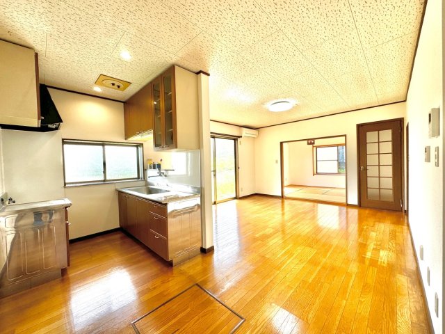 キッチン　リビングが見渡せる対面キッチン