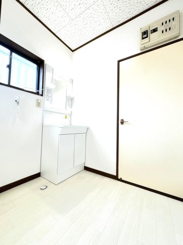 洗面設備　洗面台交換ずみ