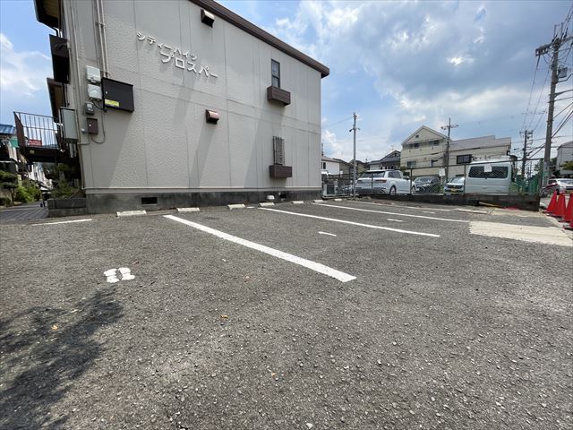駐車場　駐車場