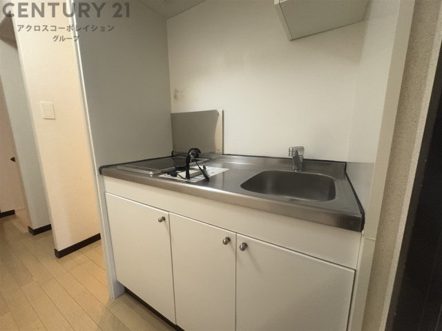 キッチン　電気コンロ付きのシンプルなキッチン♪