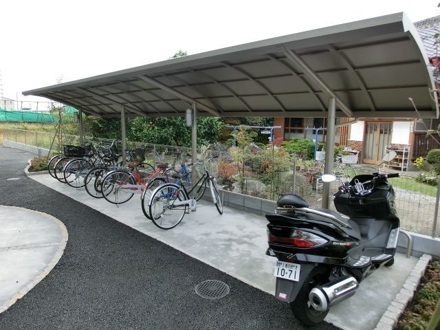 その他共有部分　屋根付駐輪場
