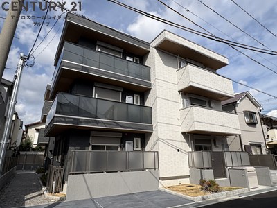 建物外観　宅配ボックスありで、不在時も便利。