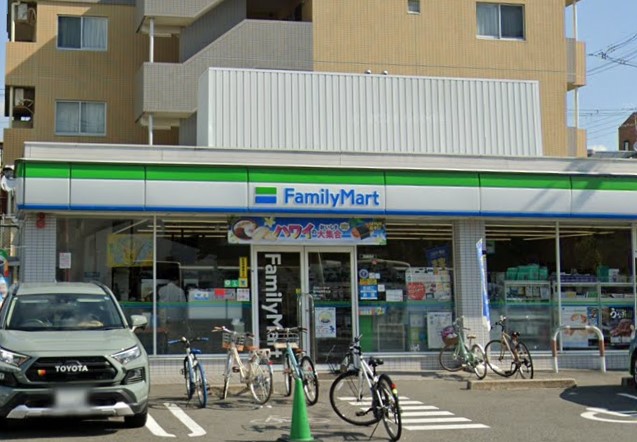 コンビニ　ファミリーマート 豊中長興寺北店（コンビニ）まで351m