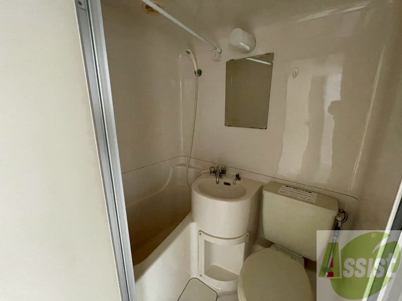 洗面設備　洗面台。身支度にはかかせないですよね～。