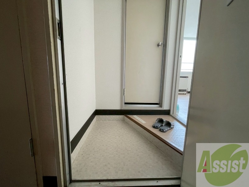 玄関　玄関から見た景色はこちらです。イメージできますか。