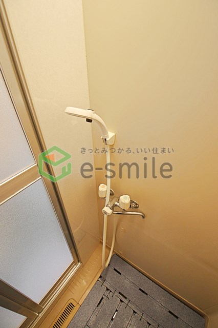 バス・シャワールーム　シャワーを浴びることができます