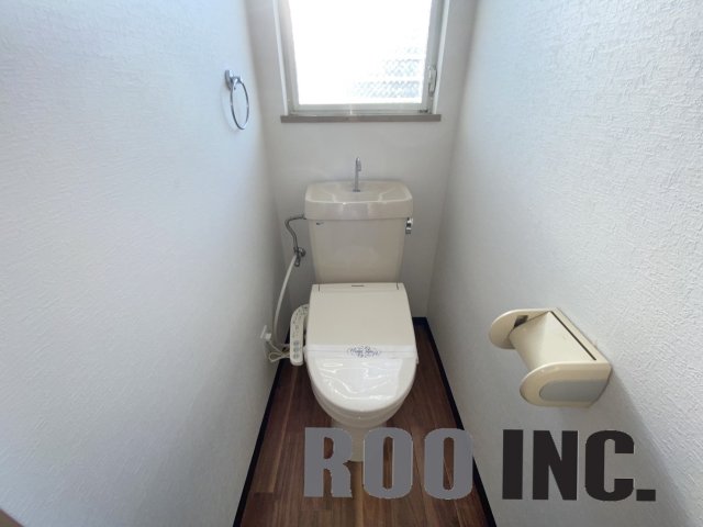 トイレ　写真は反転のお部屋です