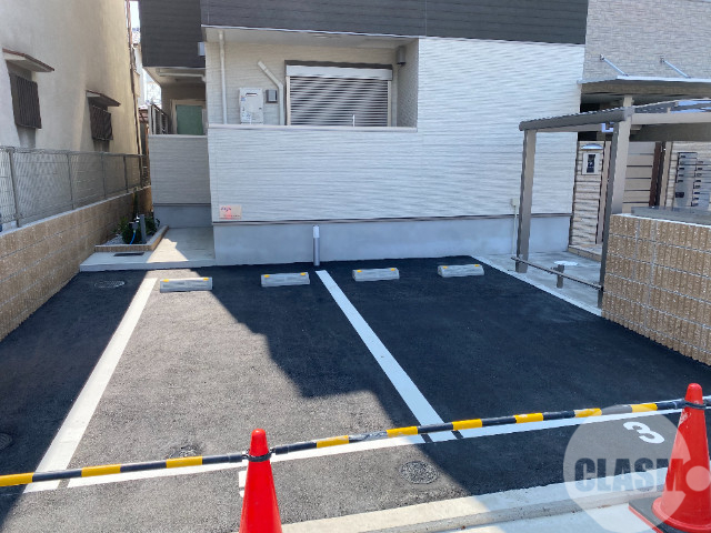 駐車場　敷地内駐車場