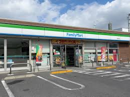 コンビニ　ファミリーマート 宇多津町長縄手店（コンビニ）まで1034m