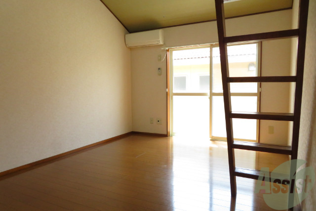 その他部屋・スペース　別角度からのアングルになります。壁は白く統一感があり綺麗です