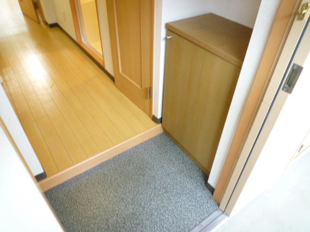 玄関　下駄箱つきの玄関