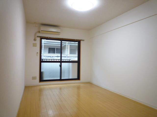 居室・リビング　広々９帖のお部屋です