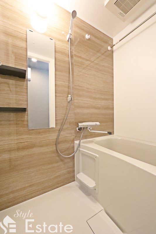 バス・シャワールーム　バスルーム