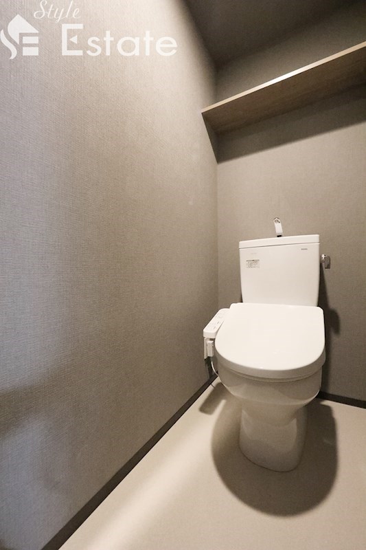 トイレ　温水洗浄便座