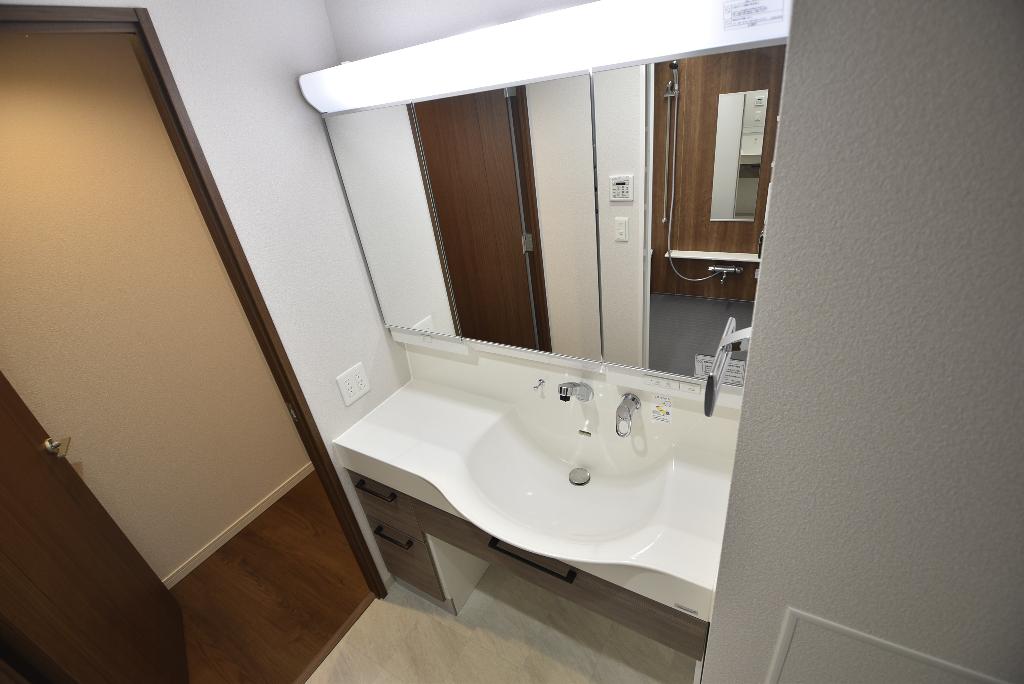 洗面設備　洗髪洗面化粧台