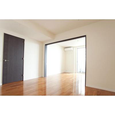 居室・リビング　※別部屋の参考写真です。