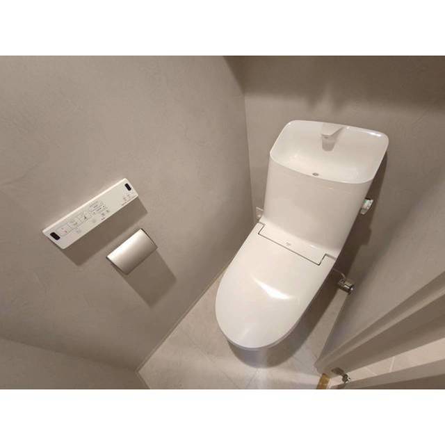 トイレ　温水洗浄暖房便座